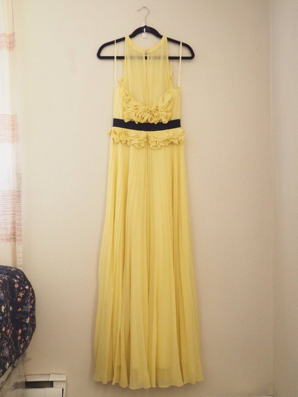 BCBGMaxAzria Yellow Ruffles Pleated Sleeveless Maxi Dress sz 4 - Picture 9 of 12